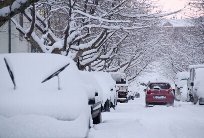菏泽迎来入冬第一场雪 深达23厘米破纪录