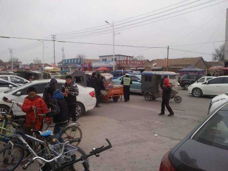 菏泽东明“吊瓶”交警蔡海飞