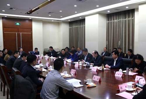 全国工商联副主席谢经荣一行来菏泽调研召开座谈会